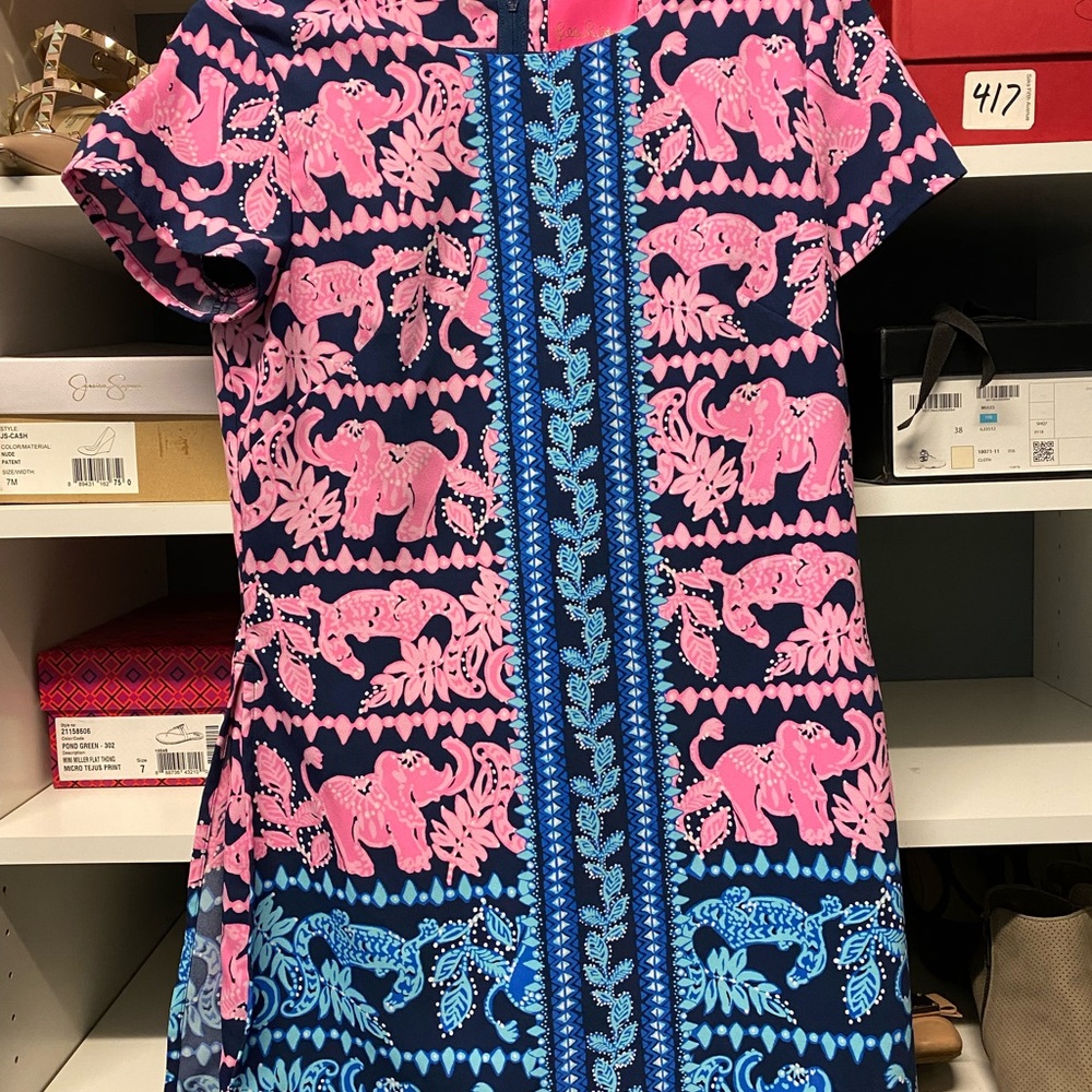 Cute and comfy Lilly Pulitzer romper. Size 6.